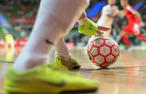futsal v football